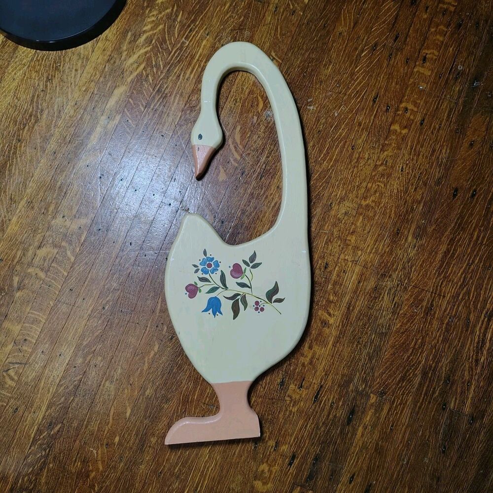Cottagecore VTG Wooden Farmhouse Goose/Swan Large Country Wall Decor